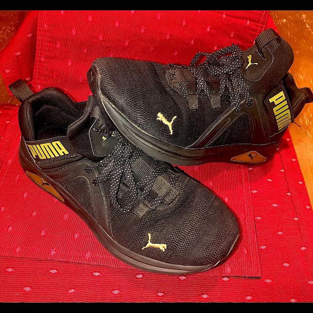 Women’s size 10M Puma Sneakers